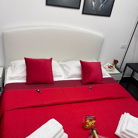 Hotel Lux House Naples Airport Esterno foto