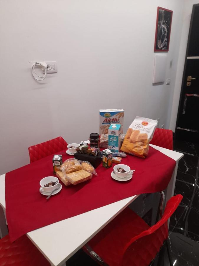 Hotel Lux House Naples Airport Esterno foto