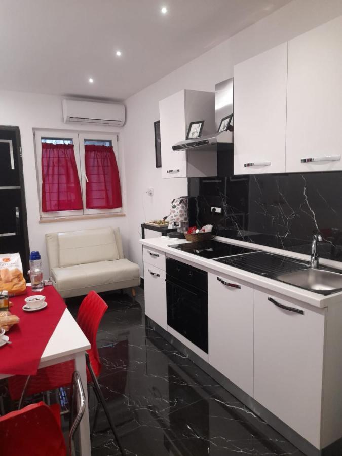 Hotel Lux House Naples Airport Esterno foto