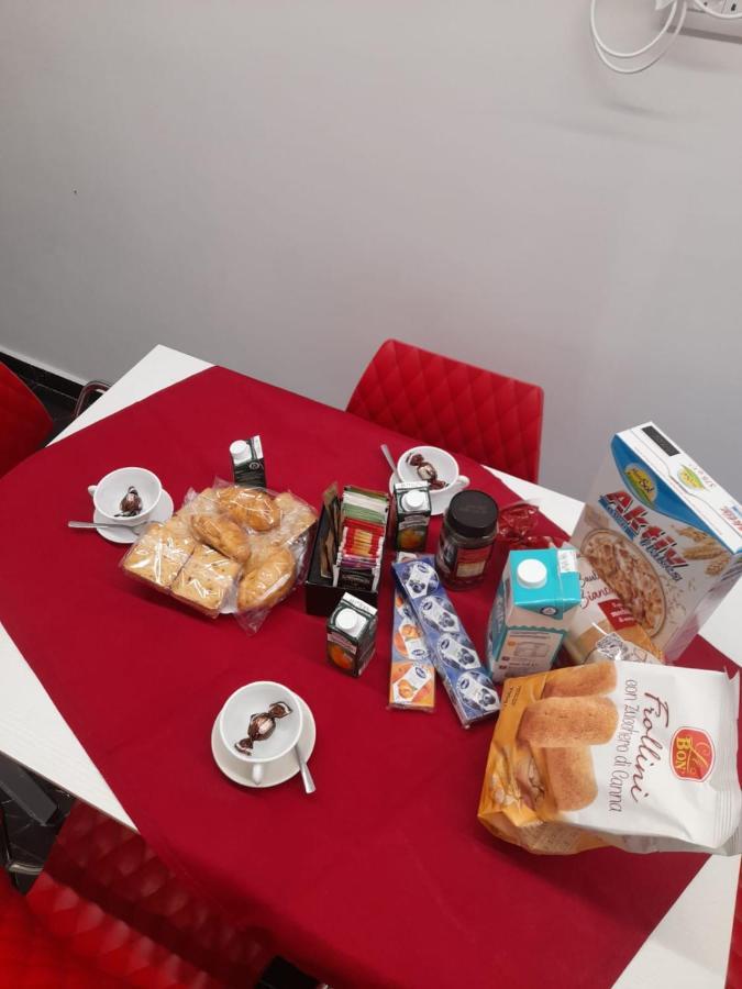 Hotel Lux House Naples Airport Esterno foto