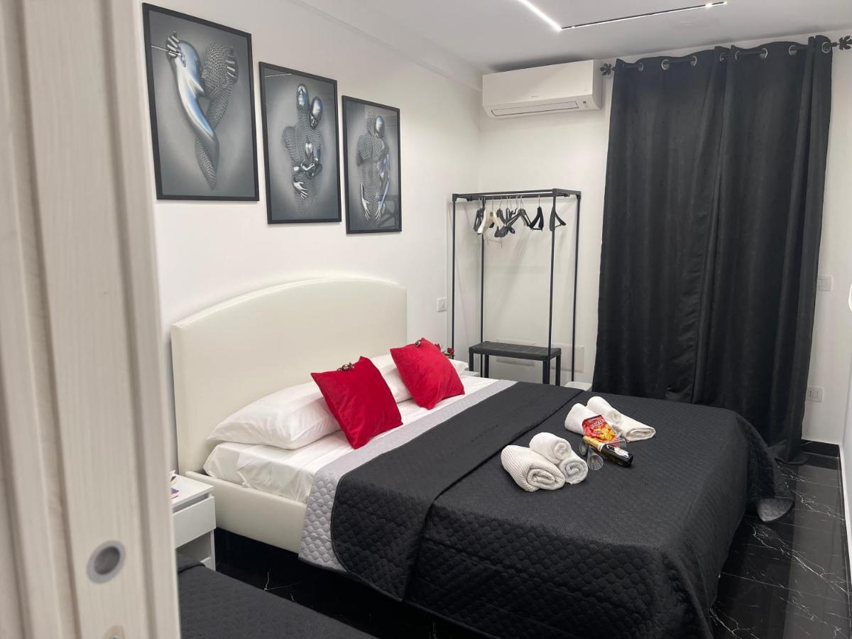 Hotel Lux House Naples Airport Esterno foto