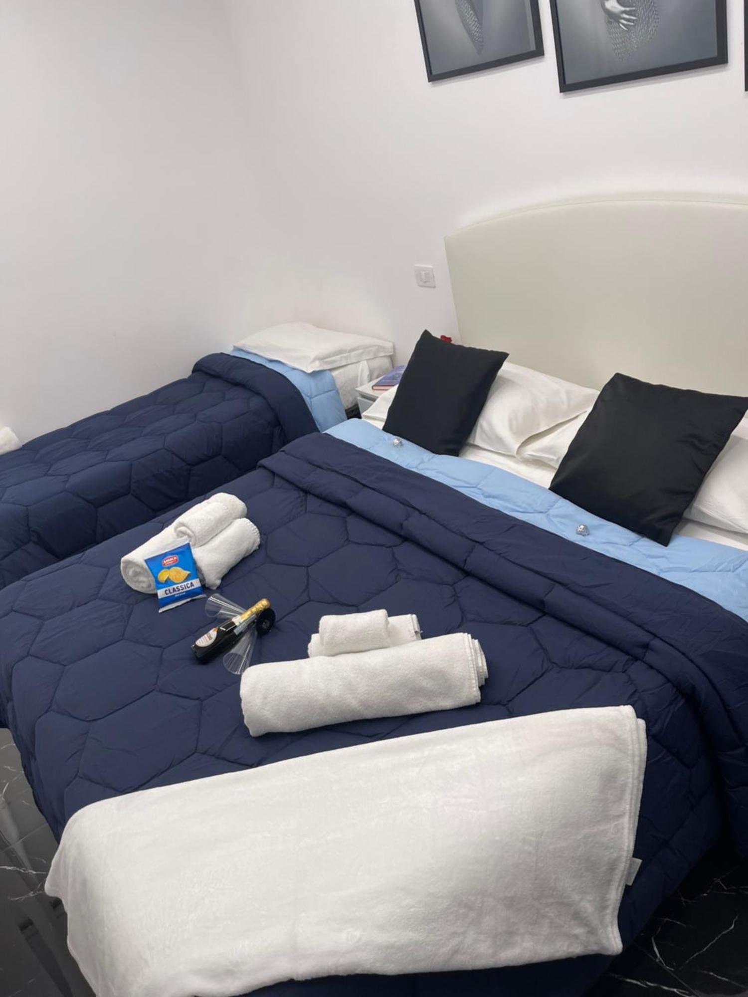 Hotel Lux House Naples Airport Esterno foto