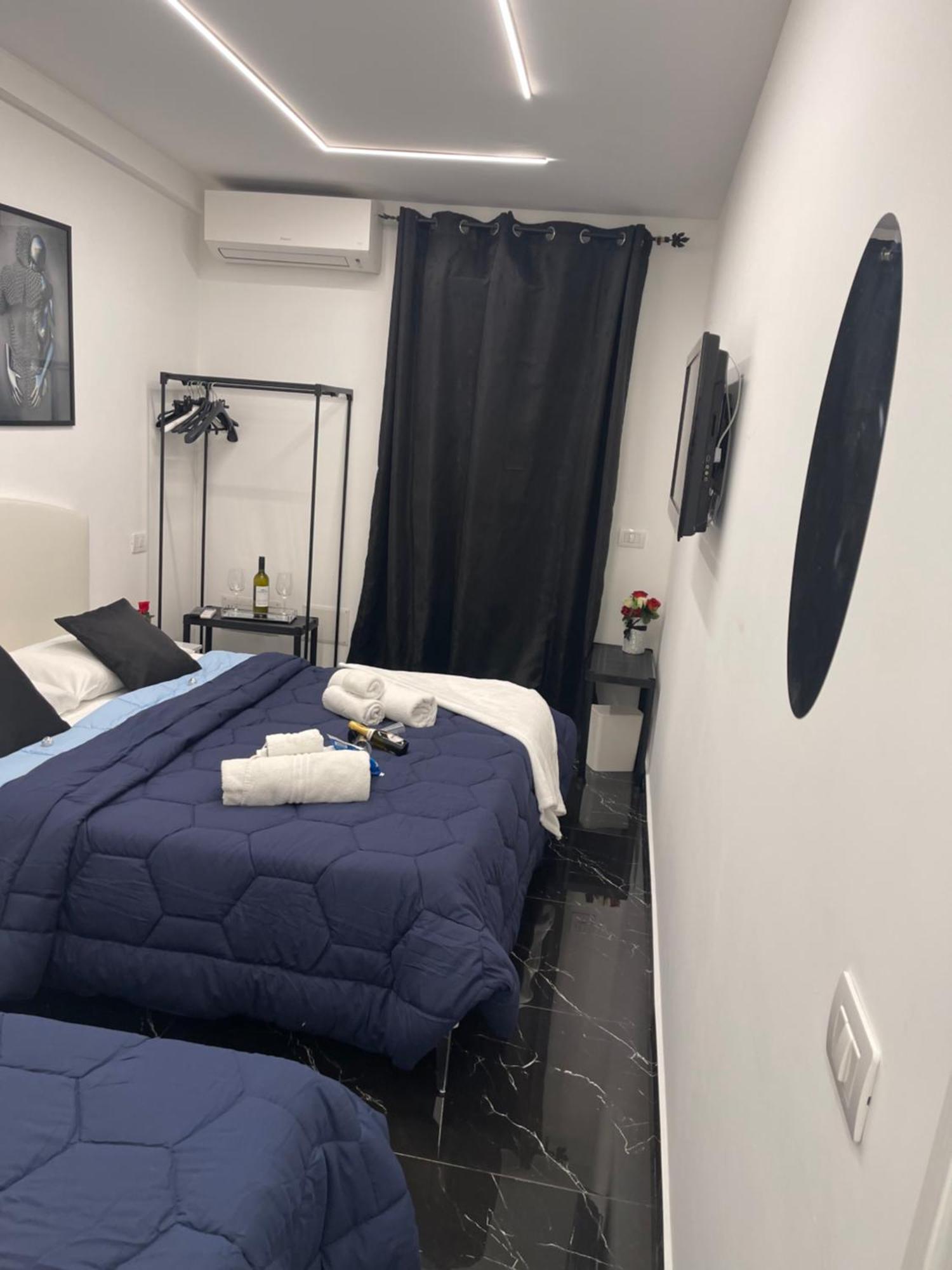 Hotel Lux House Naples Airport Esterno foto