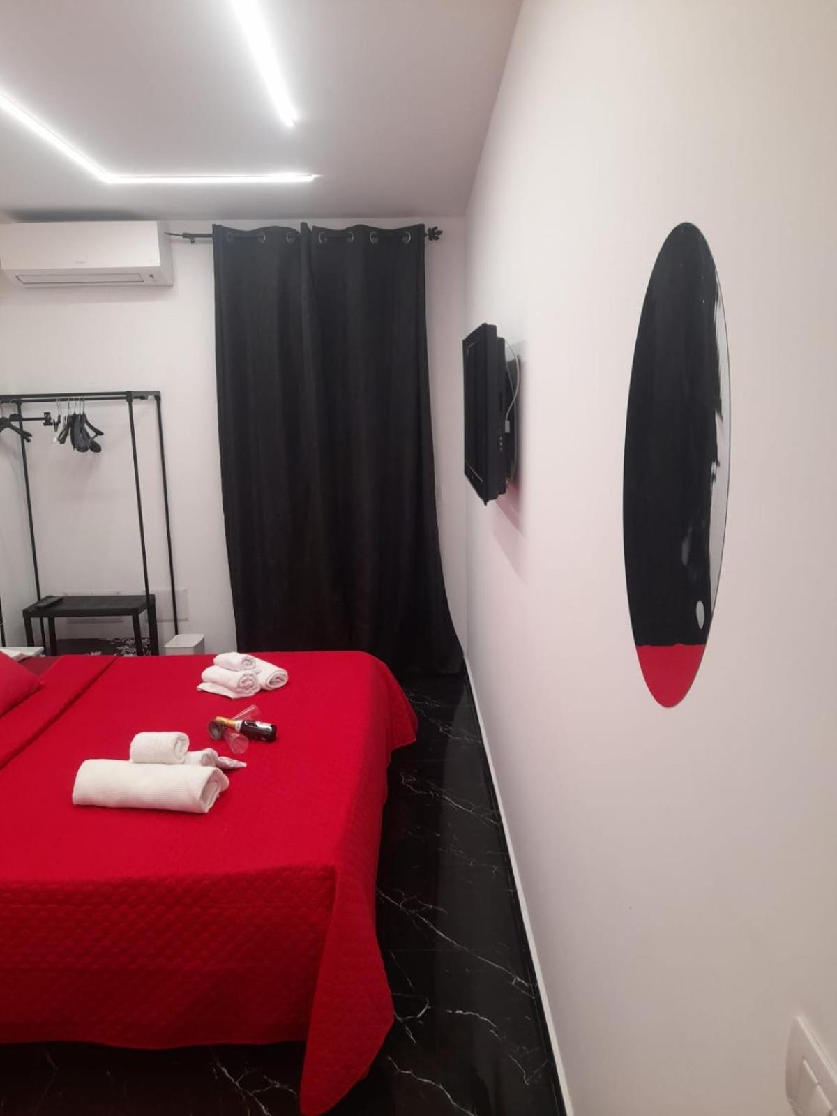 Hotel Lux House Naples Airport Esterno foto