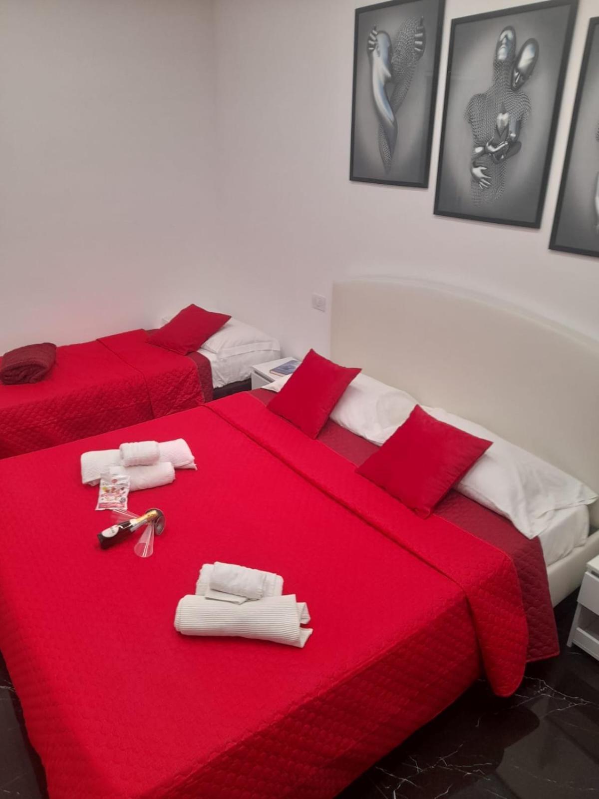 Hotel Lux House Naples Airport Esterno foto