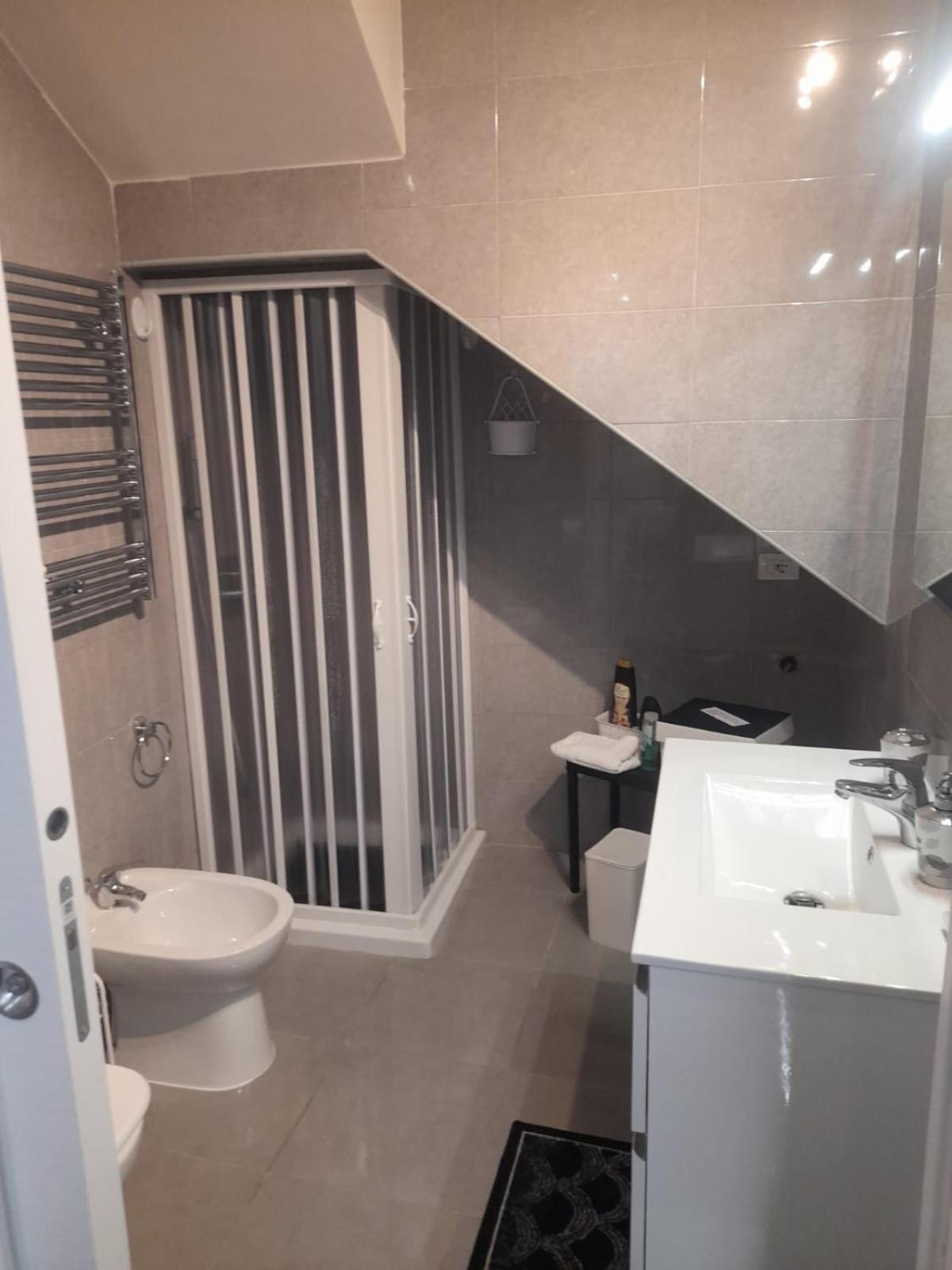 Hotel Lux House Naples Airport Esterno foto