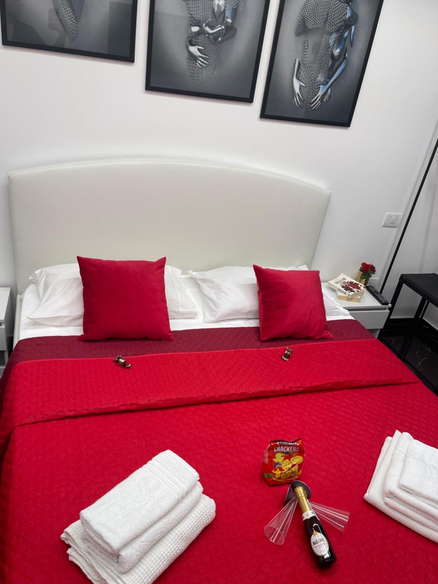 Hotel Lux House Naples Airport Esterno foto