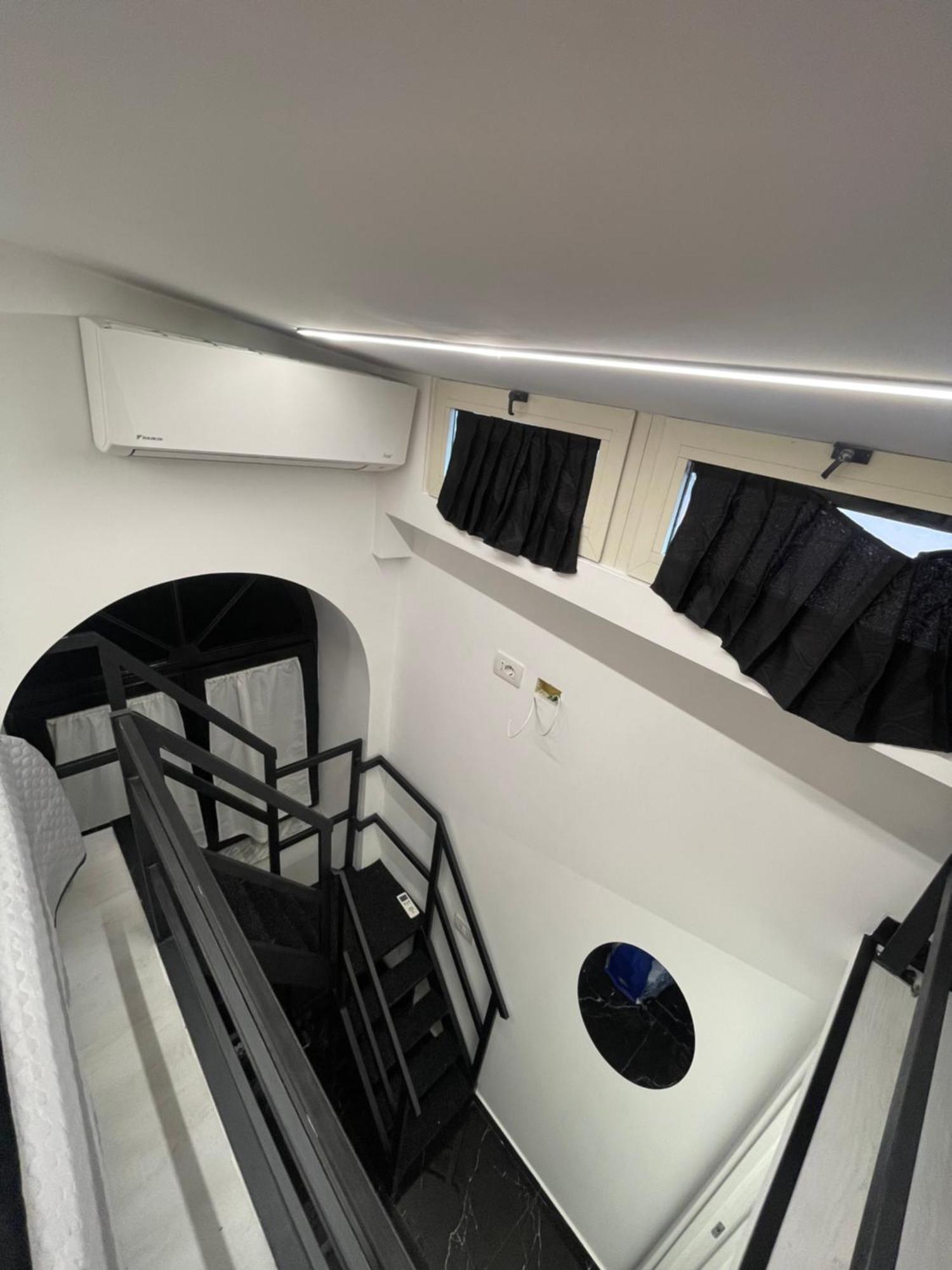 Hotel Lux House Naples Airport Esterno foto